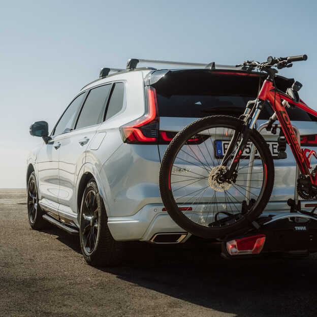 Pohled na hybridní SUV Honda zepředu