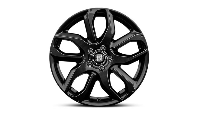 Detailní záběr 19" kola z lehkých slitin v barvě Gunpowder Black modelu Honda CR-V 