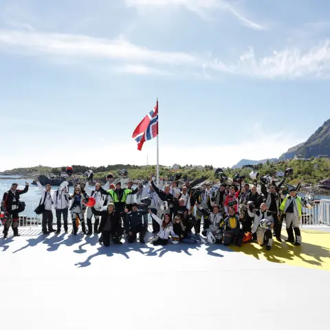 Skupina jezdců na Islandu